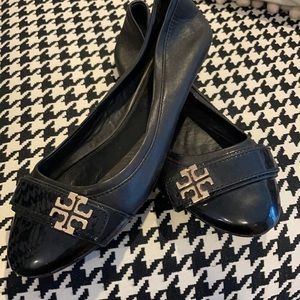 Tory Burch black leather flats sz 11